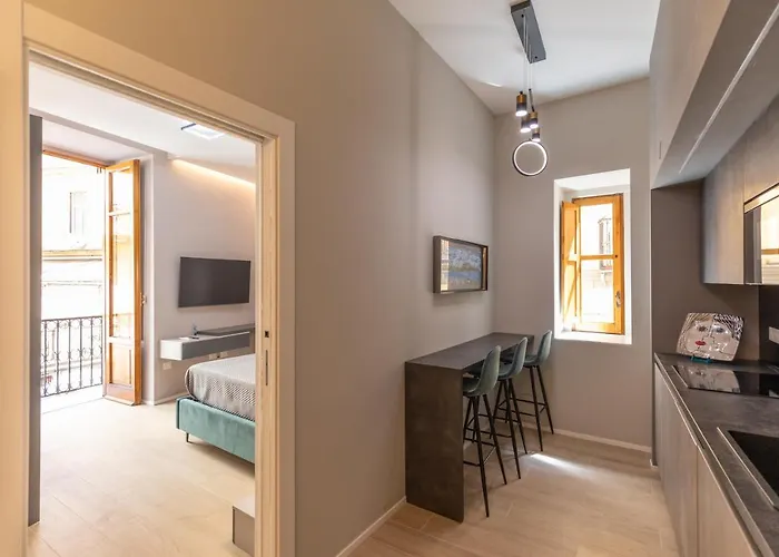 Seven Winds Apartment